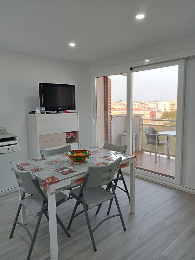 Apartamento Con Vistas, Entre Mar Y Montana ロスピタレート・デ・リンファント エクステリア 写真